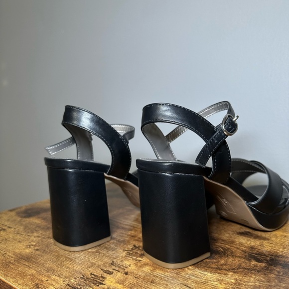 Worthington Black Strappy Heels - Picture 6 of 11